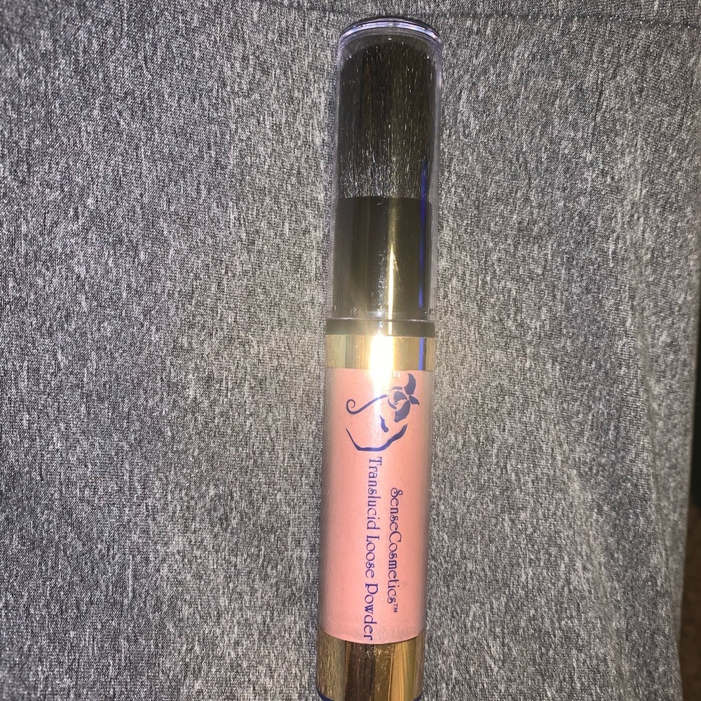 New from SeneGence . Loose powder.